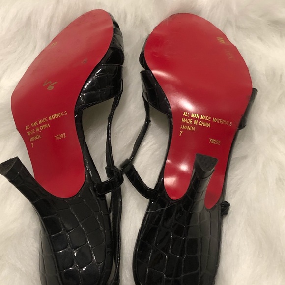 Unlisted peep toe red bottom heels - Picture 4 of 5